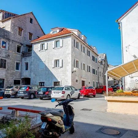 Villa Heritage Vitturi Sea View Kastela