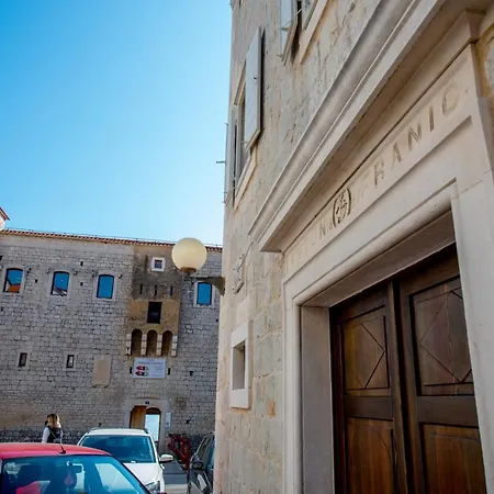 Villa Heritage Vitturi Sea View Kastela